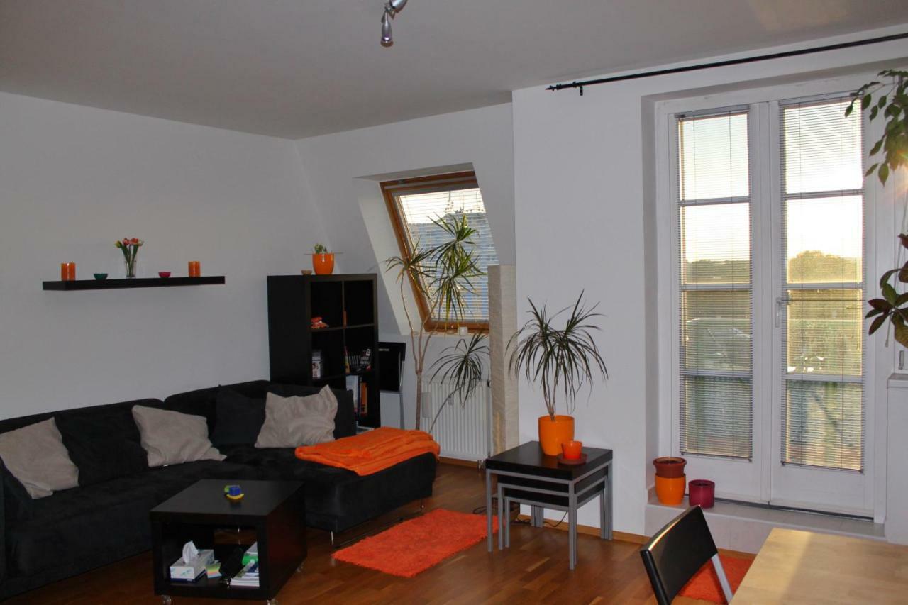 Sunny Two-Story Apartment Kyje Prague Ngoại thất bức ảnh